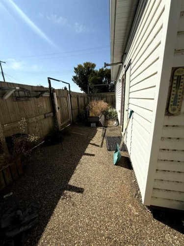 223 6 Street, Beiseker, AB 