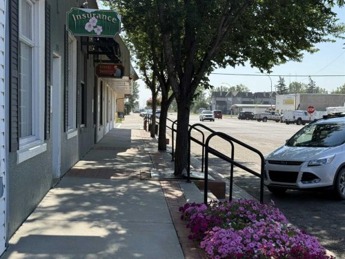 223 6 Street, Beiseker, AB 