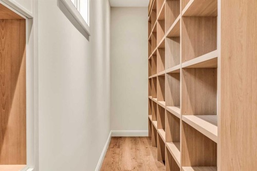 1222 8 Avenue Se, Calgary, AB - Indoor Photo Showing Other Room