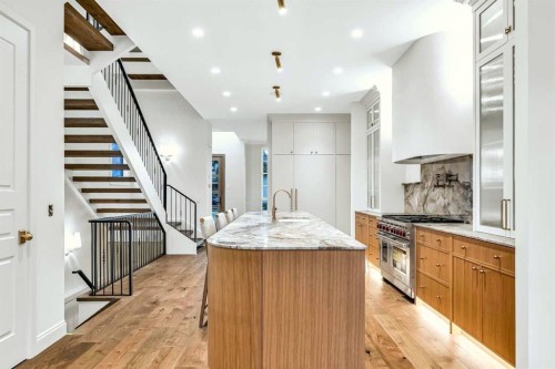 1222 8 Avenue Se, Calgary, AB - Indoor Photo Showing Kitchen With Upgraded Kitchen