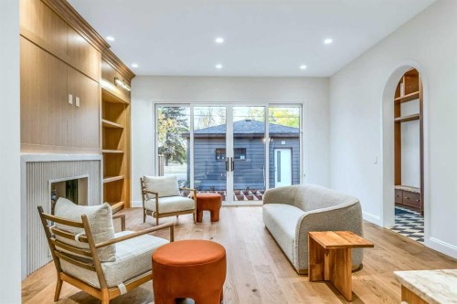 1222 8 Avenue Se, Calgary, AB - Indoor Photo Showing Living Room