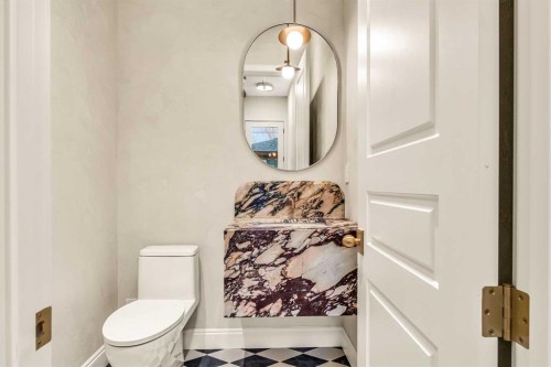 1222 8 Avenue Se, Calgary, AB - Indoor Photo Showing Bathroom