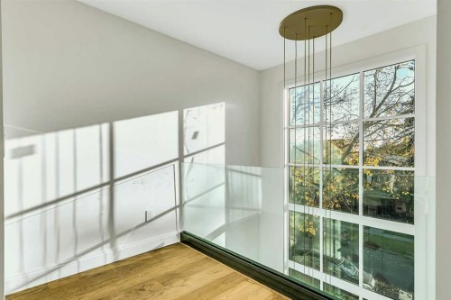 1222 8 Avenue Se, Calgary, AB - Indoor Photo Showing Other Room