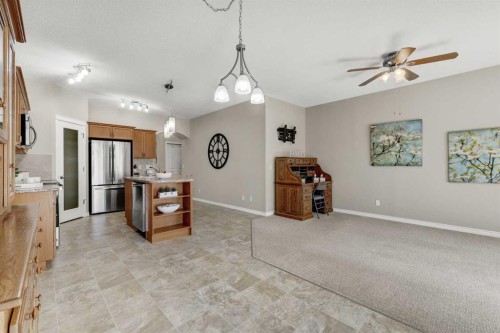 1402 Ravenscroft Avenue Se, Airdrie, AB - Indoor Photo Showing Kitchen
