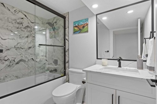 201 Wascana Crescent Se, Calgary, AB - Indoor Photo Showing Bathroom