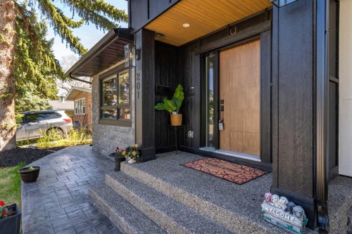 201 Wascana Crescent Se, Calgary, AB - Outdoor With Exterior