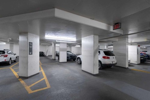 1503-220 12 Avenue Se, Calgary, AB - Indoor Photo Showing Garage