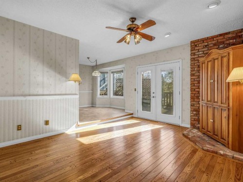 76 Wood Valley Rise Sw, Calgary, AB - Indoor Photo Showing Other Room