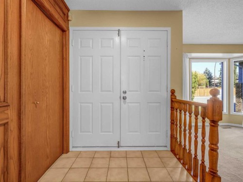 76 Wood Valley Rise Sw, Calgary, AB - Indoor Photo Showing Other Room