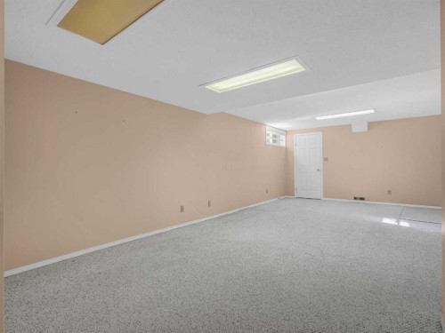 76 Wood Valley Rise Sw, Calgary, AB - Indoor