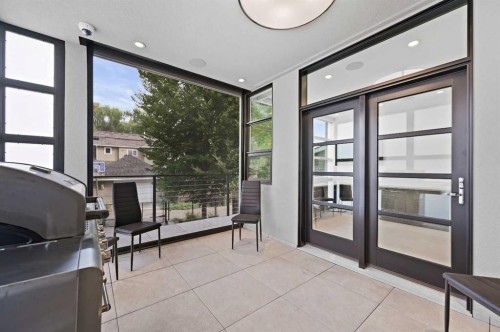 530 Crescent Road Nw, Calgary, AB - Indoor Photo Showing Other Room