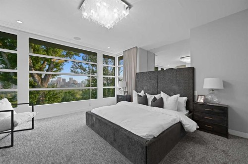 530 Crescent Road Nw, Calgary, AB - Indoor Photo Showing Bedroom