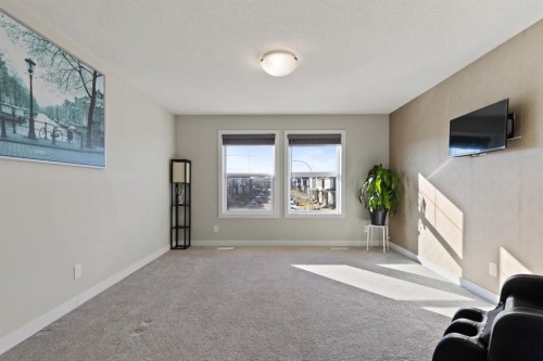 32 Cornerbrook Common Ne, Calgary, AB - Indoor Photo Showing Other Room