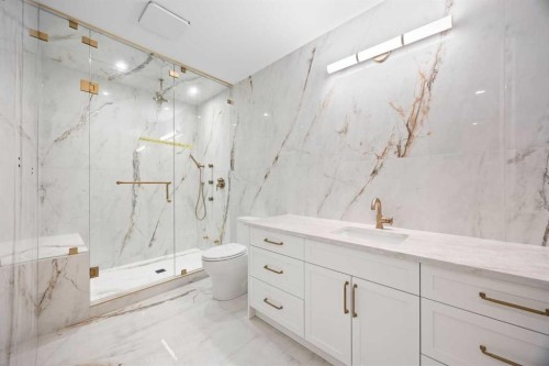 1220 Varsity Estates Road Nw, Calgary, AB - Indoor Photo Showing Bathroom