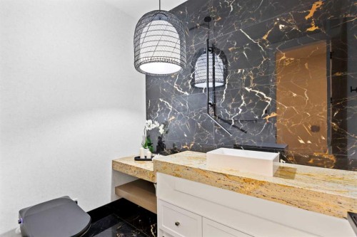 1220 Varsity Estates Road Nw, Calgary, AB - Indoor Photo Showing Bathroom