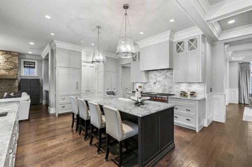 420 49 Avenue Sw, Calgary, AB - Indoor