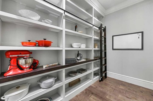 420 49 Avenue Sw, Calgary, AB - Indoor