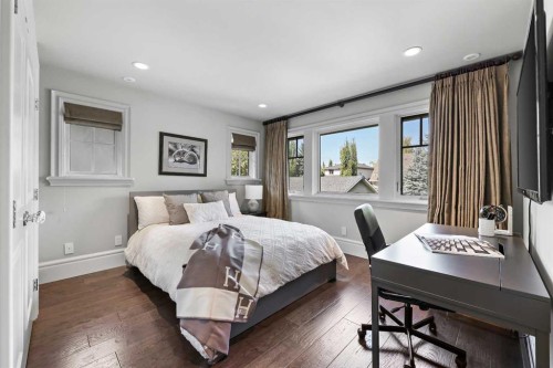 420 49 Avenue Sw, Calgary, AB - Indoor Photo Showing Bedroom