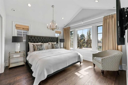 420 49 Avenue Sw, Calgary, AB - Indoor Photo Showing Bedroom