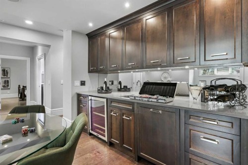 420 49 Avenue Sw, Calgary, AB - Indoor Photo Showing Kitchen