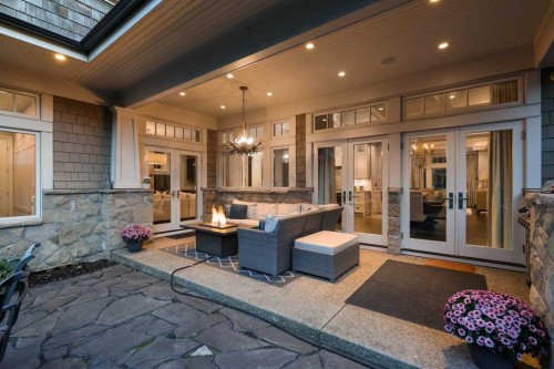 420 49 Avenue Sw, Calgary, AB - Outdoor With Exterior