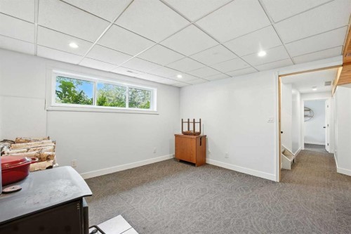 1454 Hunterbrook Road Nw, Calgary, AB - Indoor Photo Showing Other Room