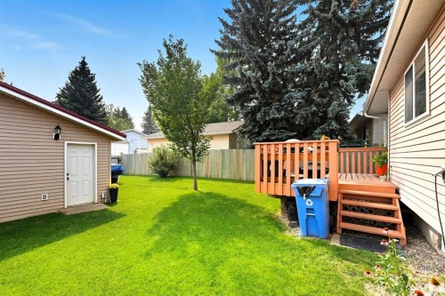 1454 Hunterbrook Road Nw, Calgary, AB - Outdoor With Exterior