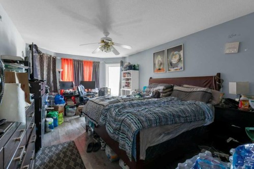 442 Saddlecreek Way Ne, Calgary, AB - Indoor Photo Showing Bedroom