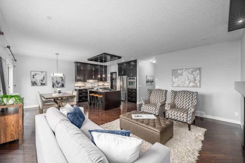 370 Williamstown Green Nw, Airdrie, AB - Indoor Photo Showing Living Room