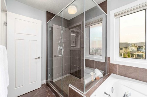 370 Williamstown Green Nw, Airdrie, AB - Indoor Photo Showing Bathroom