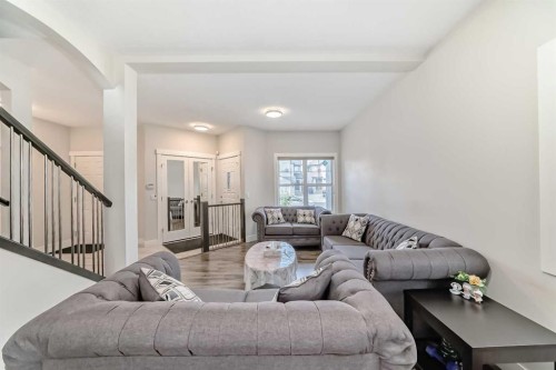 70 Martha'S Meadow Close Ne, Calgary, AB - Indoor Photo Showing Living Room