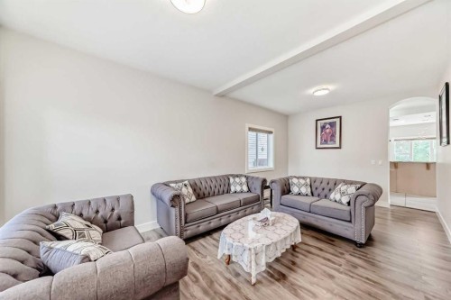 70 Martha'S Meadow Close Ne, Calgary, AB - Indoor Photo Showing Living Room