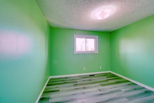 206-2200 Woodview Drive Sw, Calgary, AB - Indoor Photo Showing Other Room