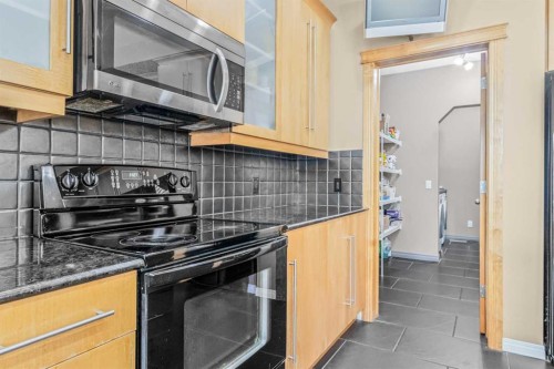 116 Willowmere Way, Chestermere, AB - Indoor Photo Showing Kitchen