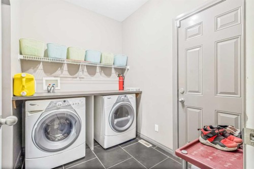 116 Willowmere Way, Chestermere, AB - Indoor Photo Showing Laundry Room