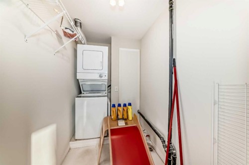 820 9A Street Ne, Calgary, AB - Indoor Photo Showing Laundry Room