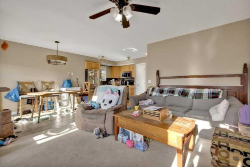 #1201-2384 Sagewood Gate Sw, Airdrie, AB - Indoor Photo Showing Living Room