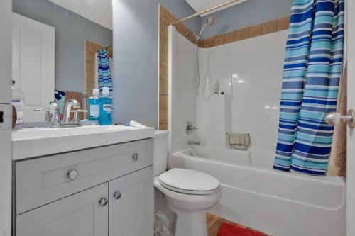 #1201-2384 Sagewood Gate Sw, Airdrie, AB - Indoor Photo Showing Bathroom