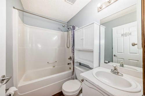 304-7 Somervale View Sw, Calgary, AB - Indoor Photo Showing Bathroom