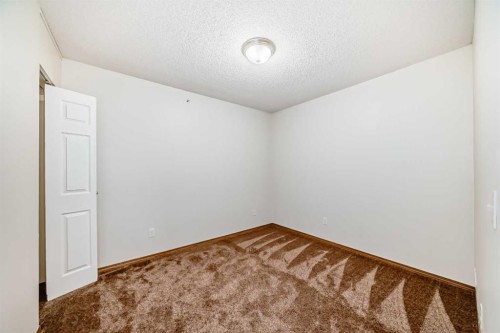 304-7 Somervale View Sw, Calgary, AB - Indoor Photo Showing Other Room