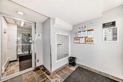 304-7 Somervale View Sw, Calgary, AB - Indoor Photo Showing Other Room