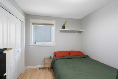 341 Sunset Place, Okotoks, AB - Indoor Photo Showing Bedroom