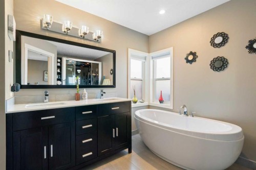 341 Sunset Place, Okotoks, AB - Indoor Photo Showing Bathroom
