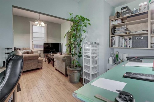 2213 8 Avenue Se, Calgary, AB - Indoor