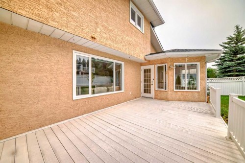 1405 Shawnee Road Sw, Calgary, AB - Outdoor With Exterior
