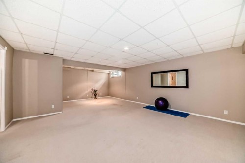 1405 Shawnee Road Sw, Calgary, AB - Indoor Photo Showing Other Room