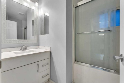 251 Rundlecairn Road Ne, Calgary, AB - Indoor Photo Showing Bathroom