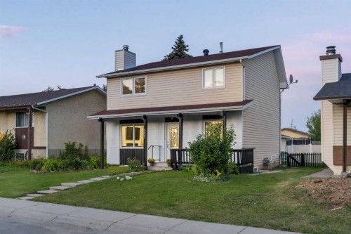 251 Rundlecairn Road Ne, Calgary, AB - Outdoor