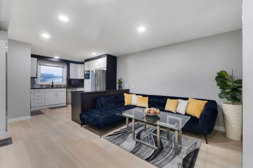 251 Rundlecairn Road Ne, Calgary, AB - Indoor