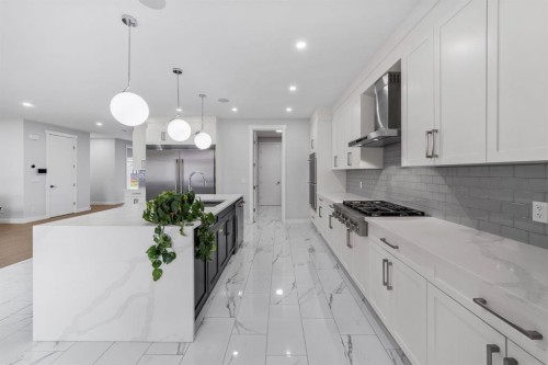 7 Mystic Ridge Way Sw, Calgary, AB - Indoor Photo Showing Kitchen With Upgraded Kitchen